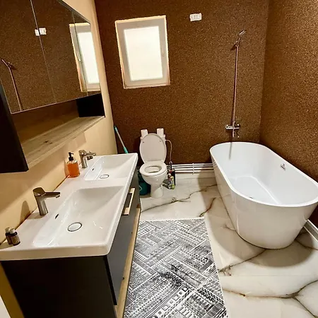 Apartment 3 Curte Parcare Privata Centru Craiova