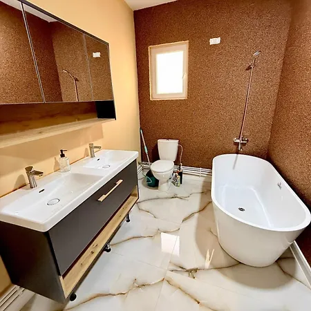 3 Curte Parcare Privata Centru Apartment *