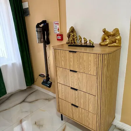 3 Curte Parcare Privata Centru Apartment