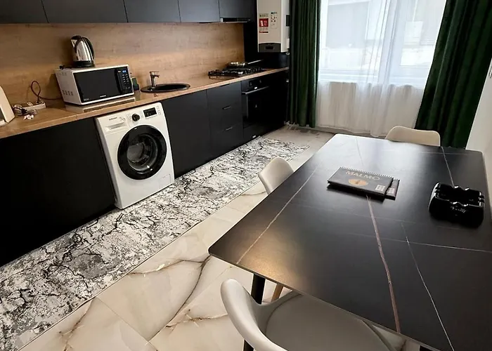 3 Curte Parcare Privata Centru