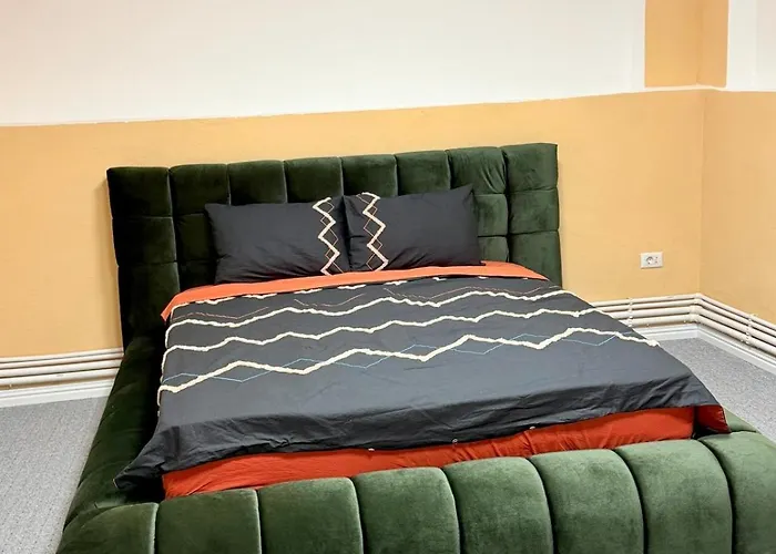 Appartamento 3 Curte Parcare Privata Centru