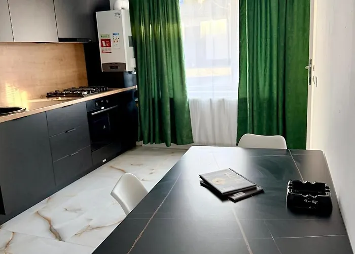 3 Curte Parcare Privata Centru Craiova